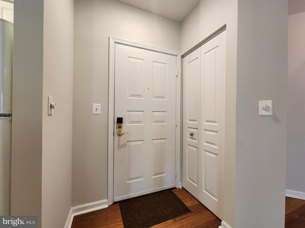 Primary Photo - 2204 Westcourt Ln