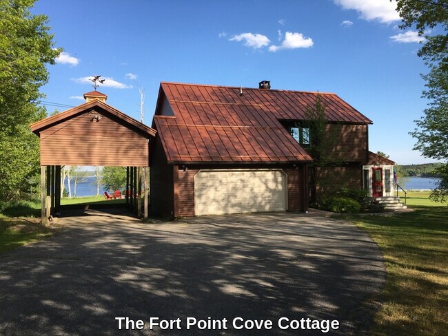 Foto del edificio - 10 Fort Point Cove Rd