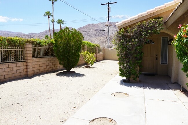 Building Photo - 52205 Avenida Velasco