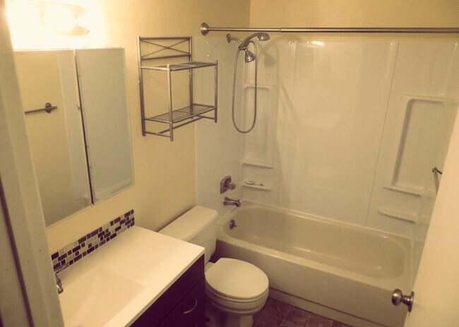 Foto del edificio - 2111 17th Ave S