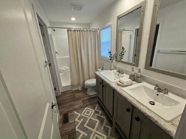 Foto del edificio - 203 Spruce Ln