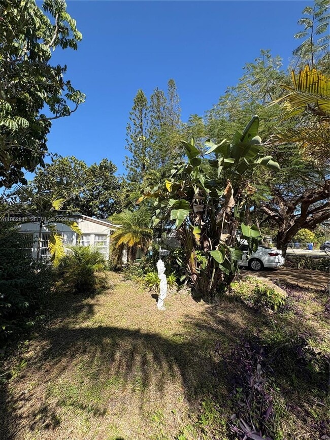 Foto del edificio - 1655 NE 175th St