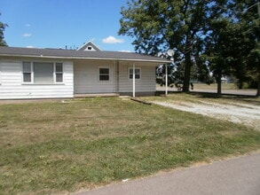 Building Photo - 215 Wayland St