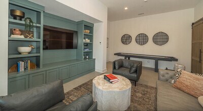 Building Photo - 853 Saddle Ridge Rd