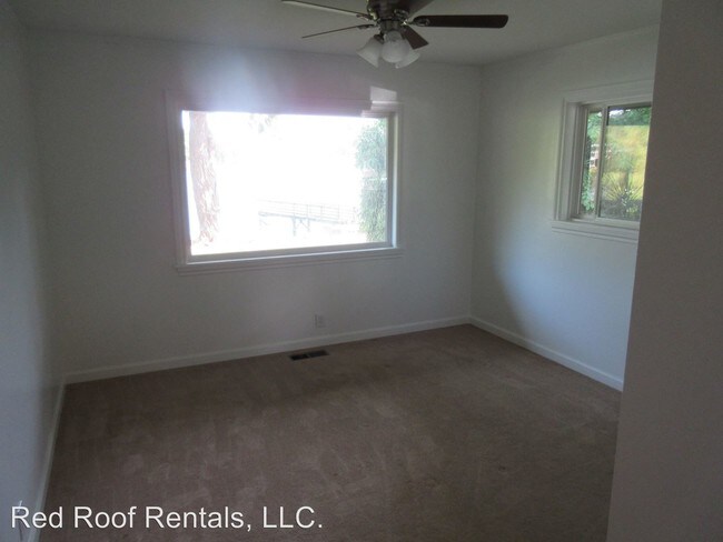 Building Photo - 9213 N Harborview Dr