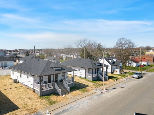 Building Photo - 416/418 Novelty St