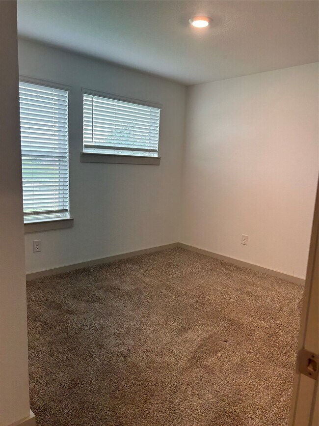 Foto del edificio - 29454 Bryans Mnr