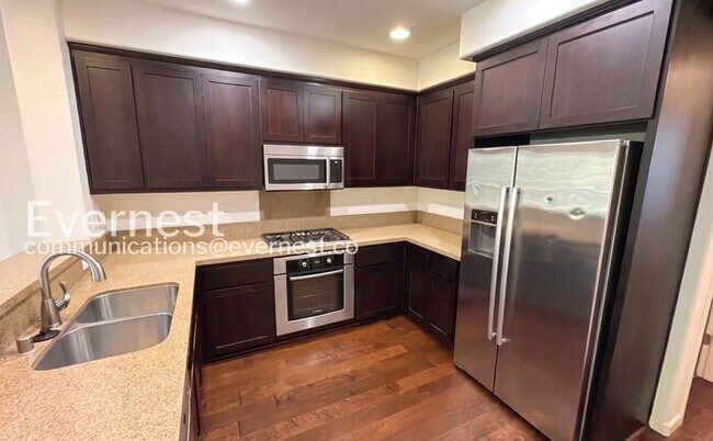 Foto del edificio - 602 Cedarville Ln