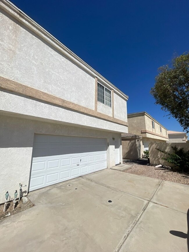 Building Photo - Charming 1 bedroom 1 bath - Apartment Near Casinos with Attached Garage