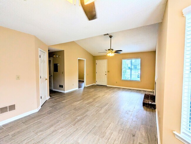 Foto del edificio - 1212 Scripps Ct SW