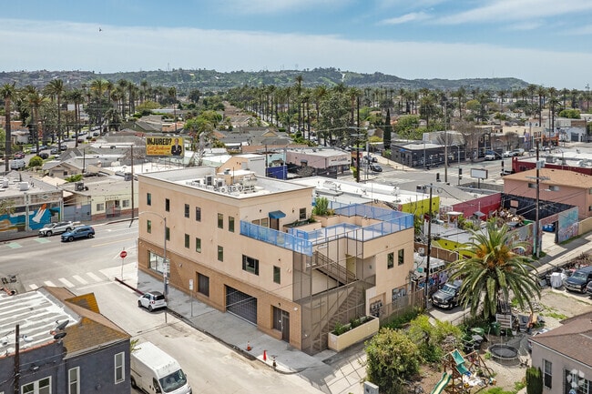 Building Photo - Casa Amador