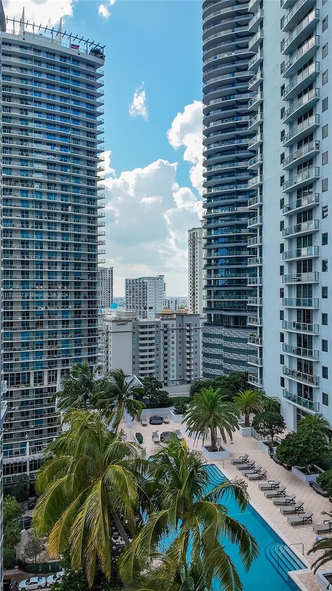 Foto del edificio - 1060 Brickell Ave