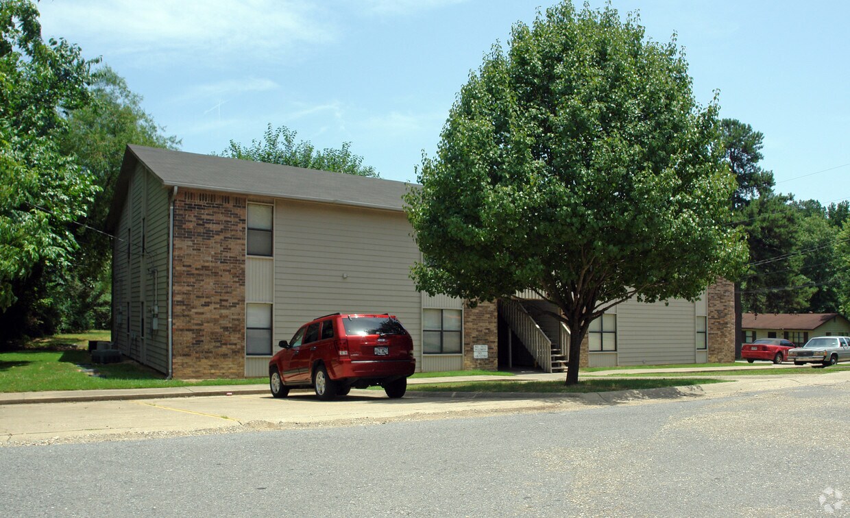 Building Photo - 1415 Kyle Rd