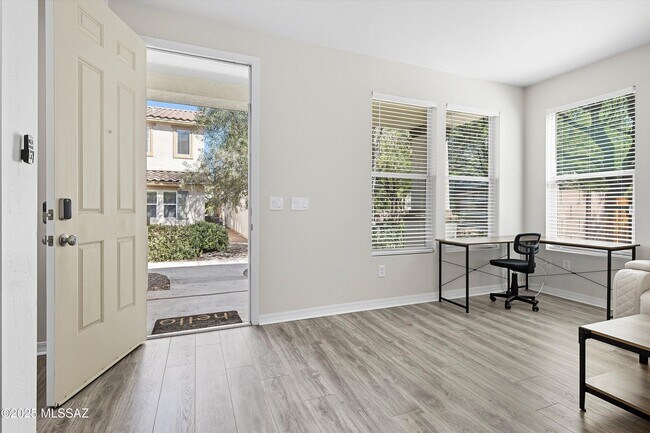 Foto del edificio - 2732 N Neruda Ln