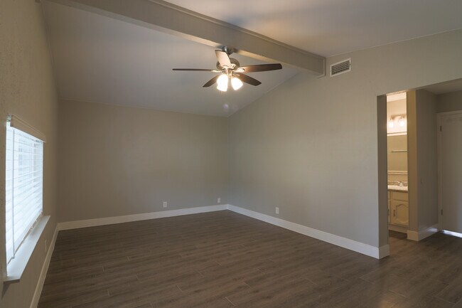 Foto del edificio - 9622 Bay Vw Dr