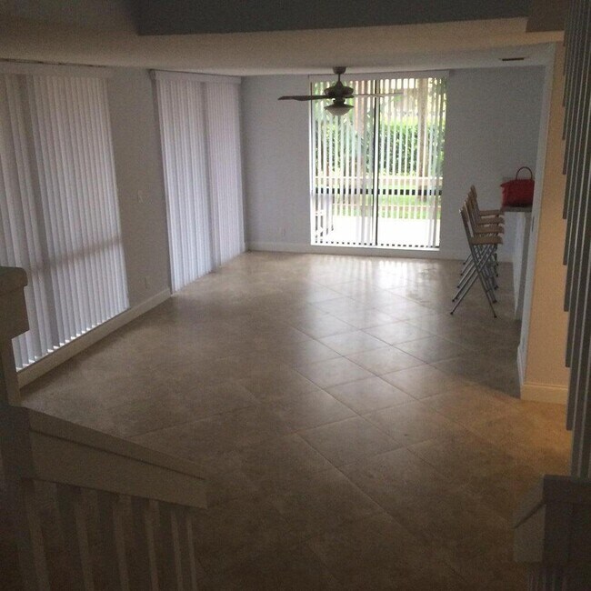 Foto del edificio - 5706 Fox Hollow Dr