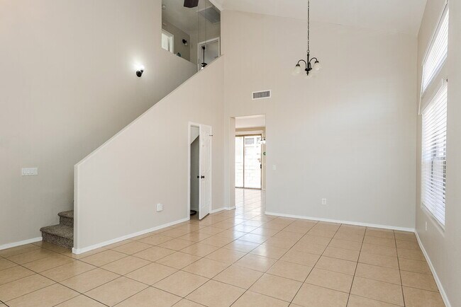 Foto del edificio - 8930 E Capri Ave