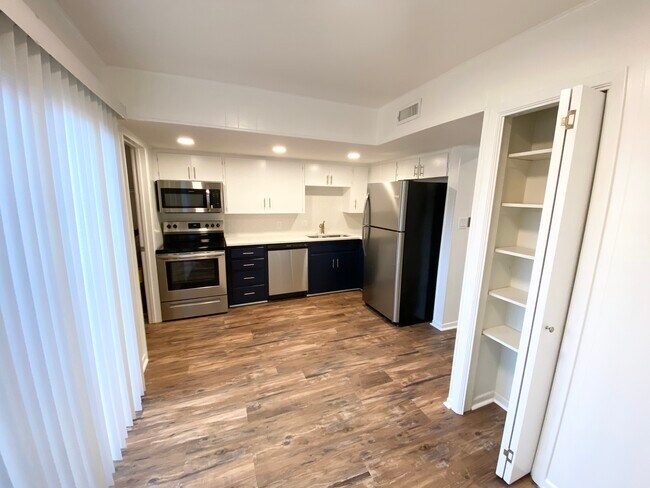 Building Photo - 3212 Crosscreek Dr