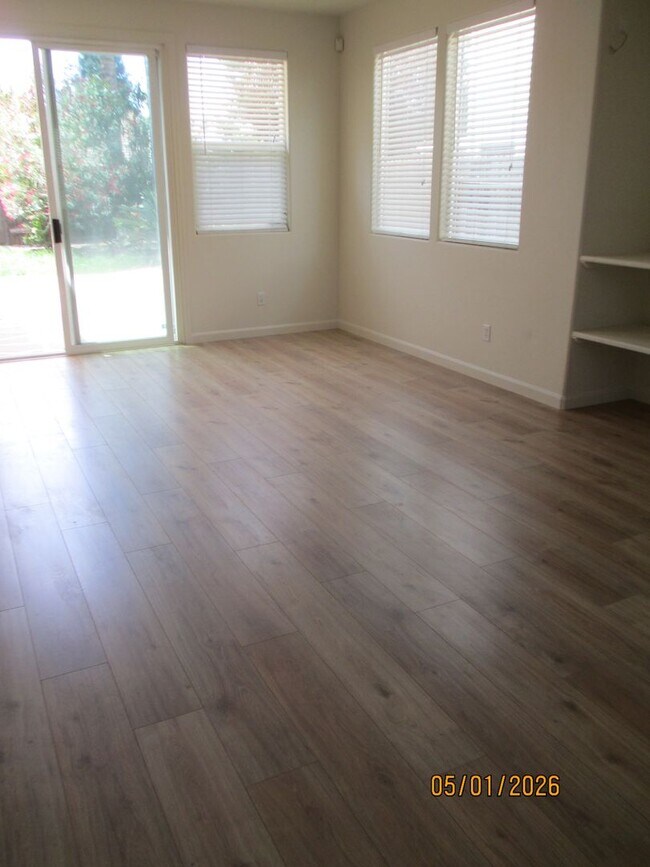 Building Photo - Beautiful Roseville home near Galleria