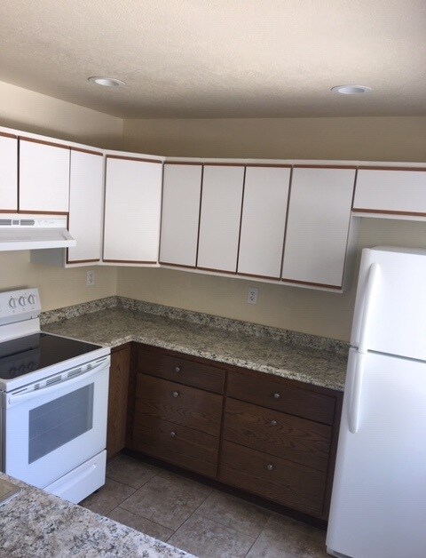 Building Photo - 73731 Serrano Dr