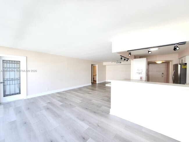 Foto del edificio - 501 Three Islands Boulevard