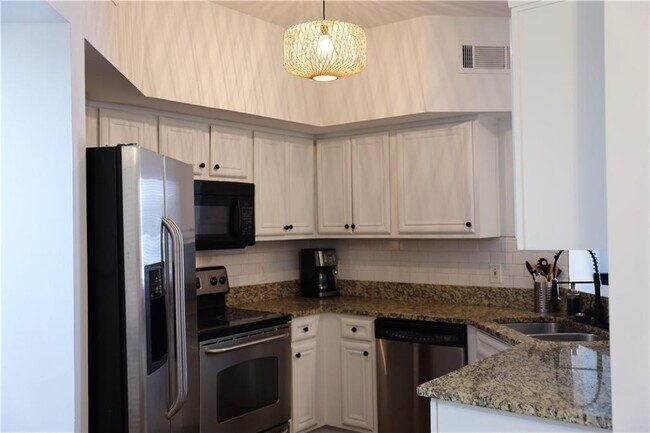 Foto del edificio - 200 Renaissance Pkwy NE