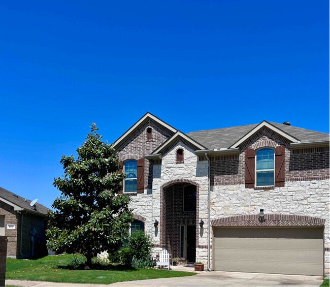 Building Photo - 820 Osage Dr
