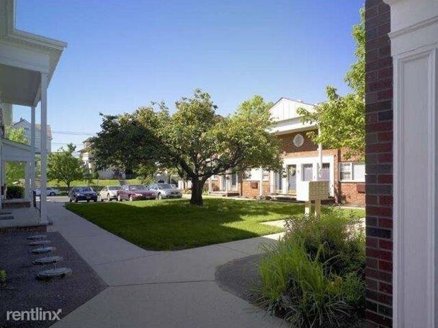 Primary Photo - 1 br, 1 bath Apartment - 272 Lakeview Ave