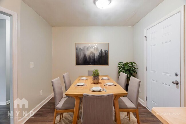 Foto del edificio - 377 St John Rd NW