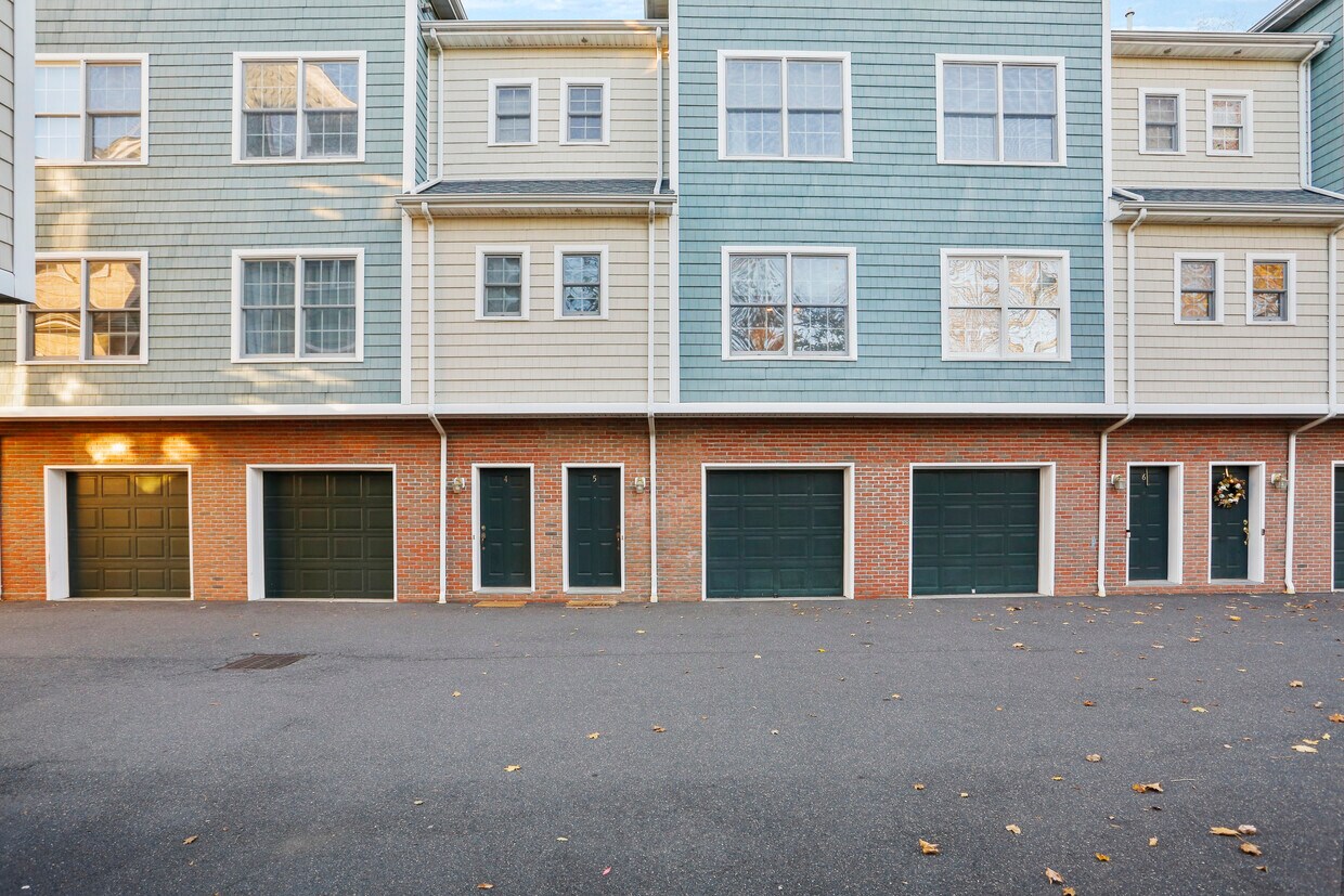 Foto principal - 140-142 Main St