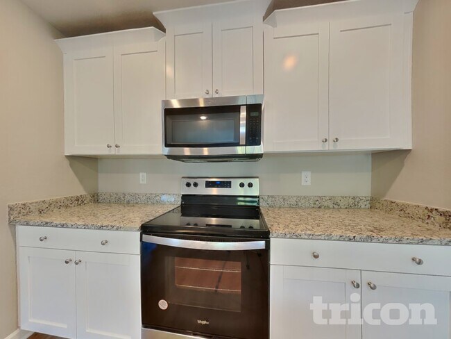 Foto del edificio - 14 Ivy Bank Dr