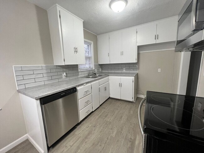 Foto del edificio - Coming Soon 2 Bed/1 bath Home