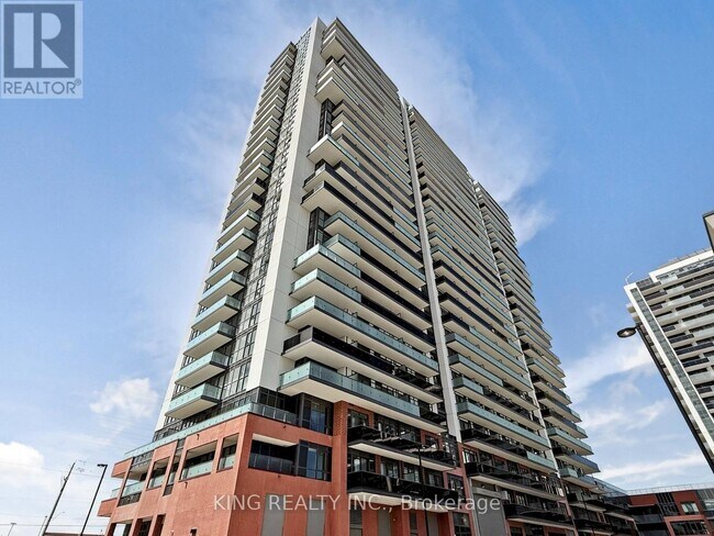 Photo du bâtiment - 2545 Simcoe St N