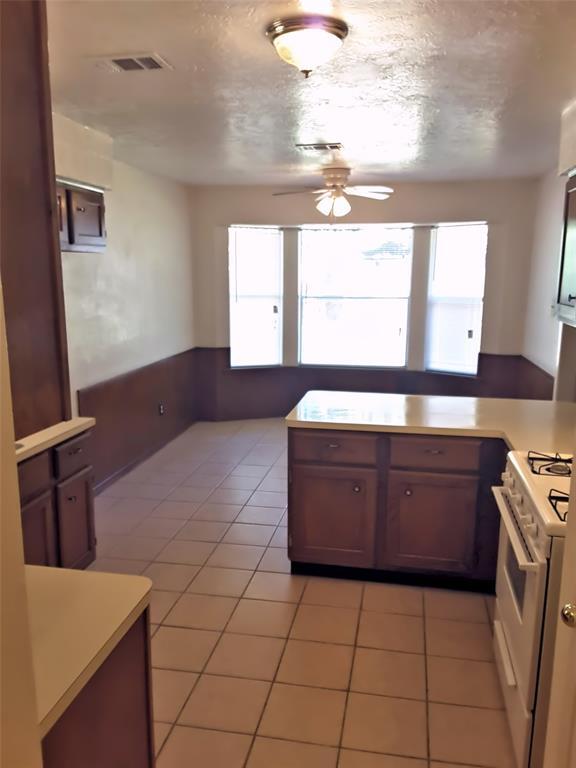Building Photo - 2119 Whitelaw Dr