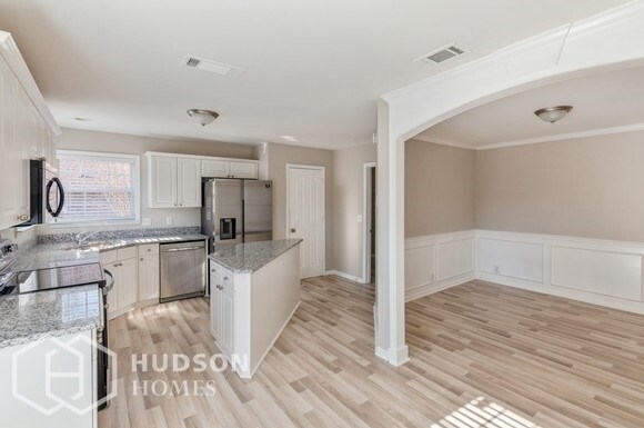 Building Photo - NOW AVAILABLE! - 3405 Leslie Ln, Murfreesb...