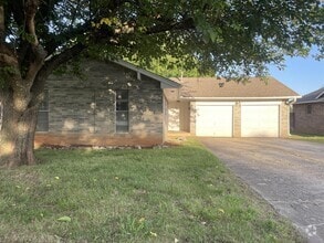 Building Photo - 1420 Oakcrest Ave
