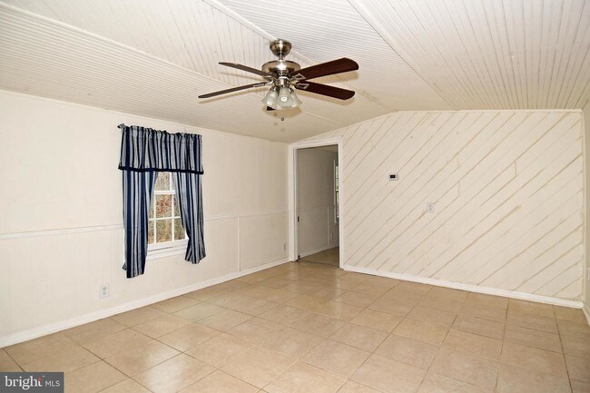 Building Photo - 202 Oak Crest Dr