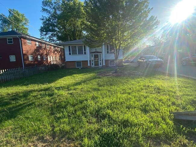 Building Photo - 1411 McDonald Ave