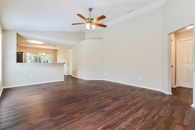 Foto del edificio - 8730 Morrison Oaks Ct