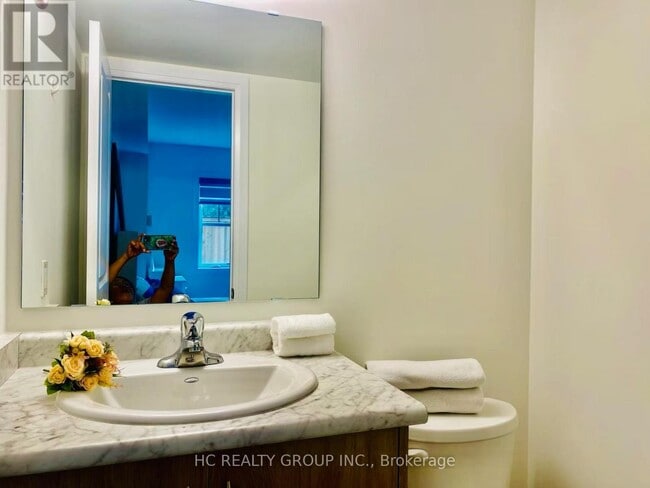 Building Photo - 2123 Royal Gala Cir