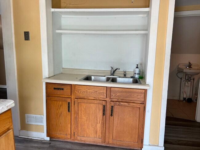 Cocina - 2432 Prais St