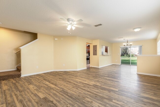 Building Photo - PRISTINE CLEAN 3 BDRM TOWNHOUSE IN SANFORD!