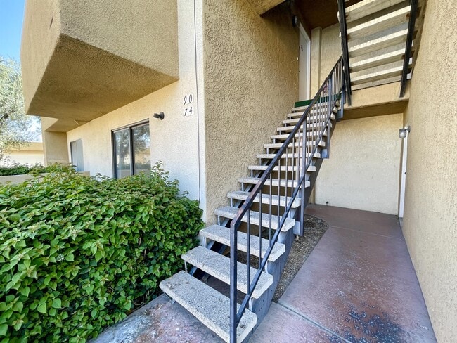 Foto del edificio - 32200 Cathedral Canyon Dr