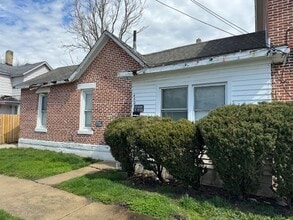 Building Photo - 450 Flagg St