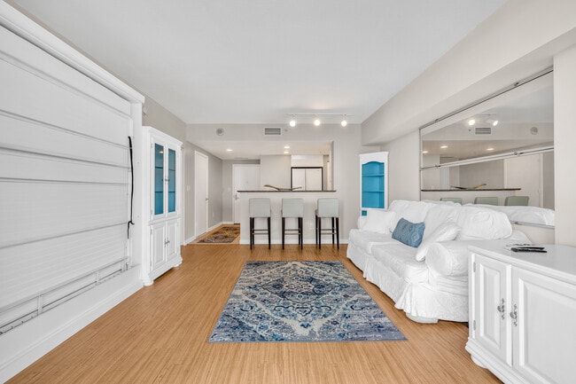 Photo - 335 S Biscayne Blvd Apartment