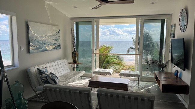 Building Photo - 1041 Hillsboro Mile