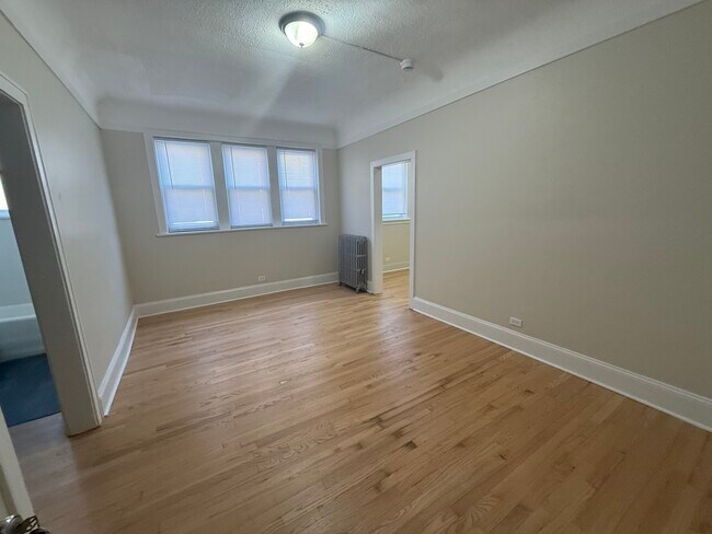 Foto del edificio - 7542 Adams St