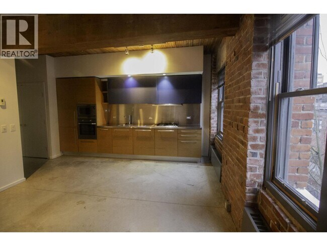 Photo du bâtiment - 388 W 1st Ave