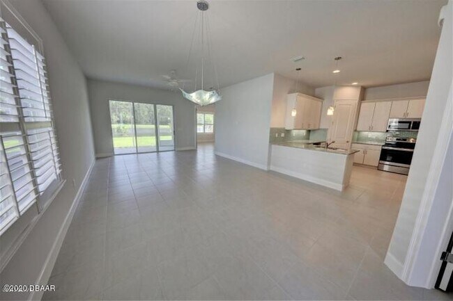 Building Photo - 844 Pinewood Dr