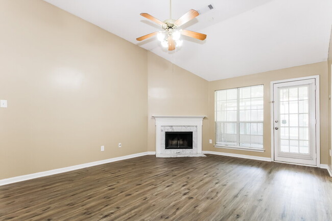 Building Photo - 5591 Walden Ridge Dr